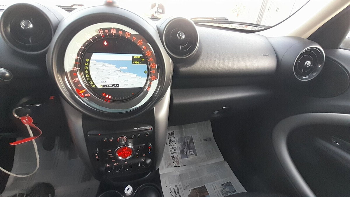 MINI Mini Countryman 1.6 Cooper D Countryman (2)