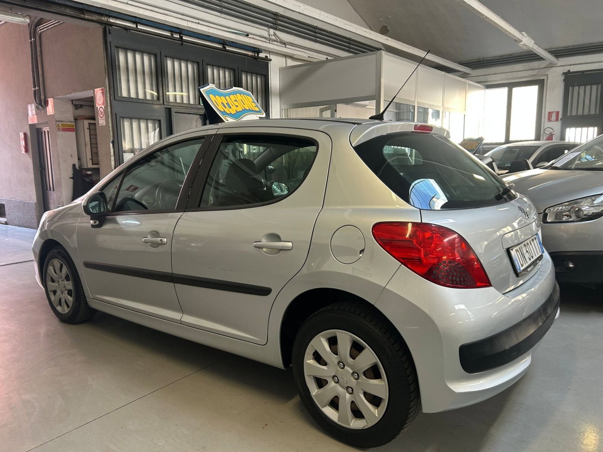Peugeot 207 VTi 95CV 5p. XS Easy (4)