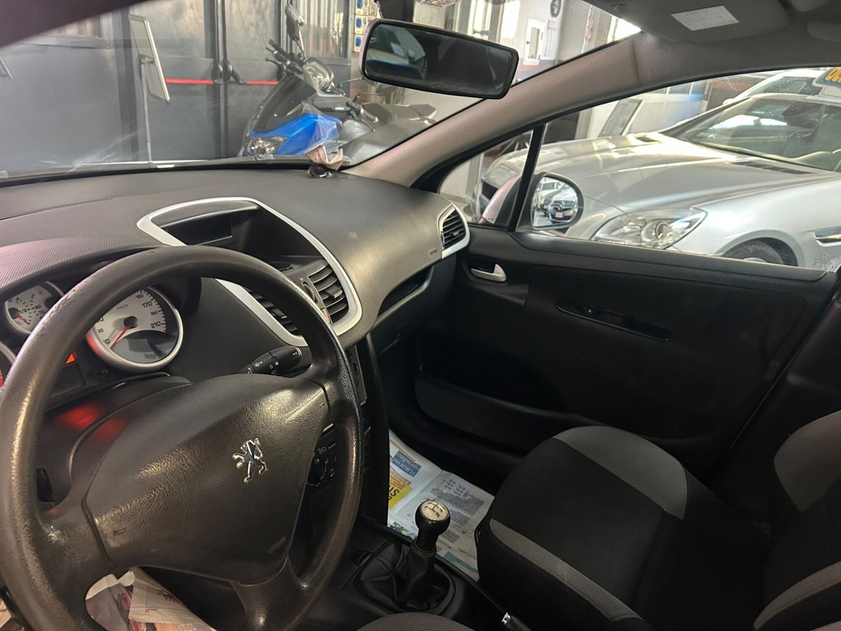 Peugeot 207 VTi 95CV 5p. XS Easy (5)