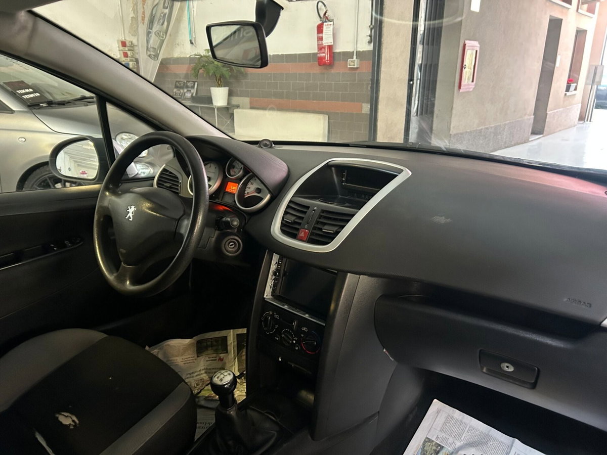 Peugeot 207 VTi 95CV 5p. XS Easy (7)