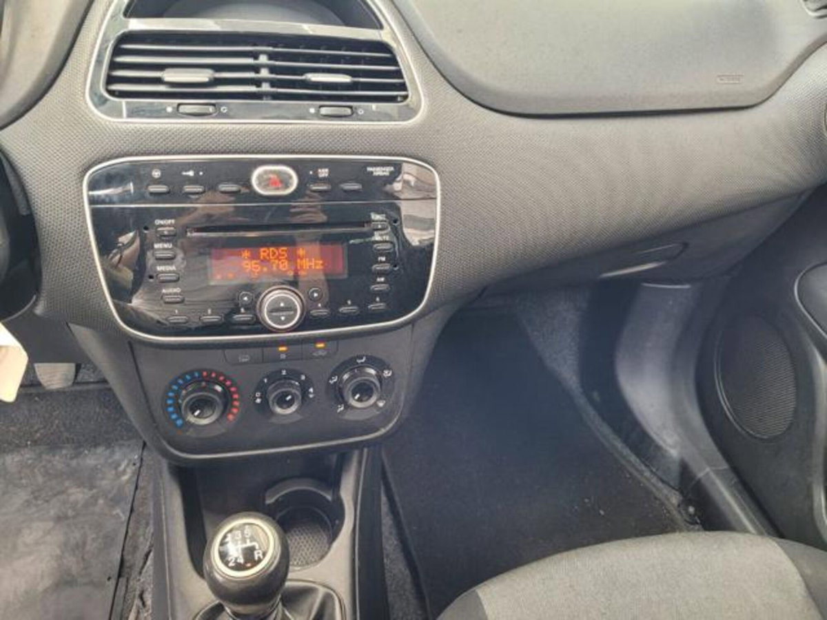 Fiat Punto 1.2 8V 5 porte Street (7)