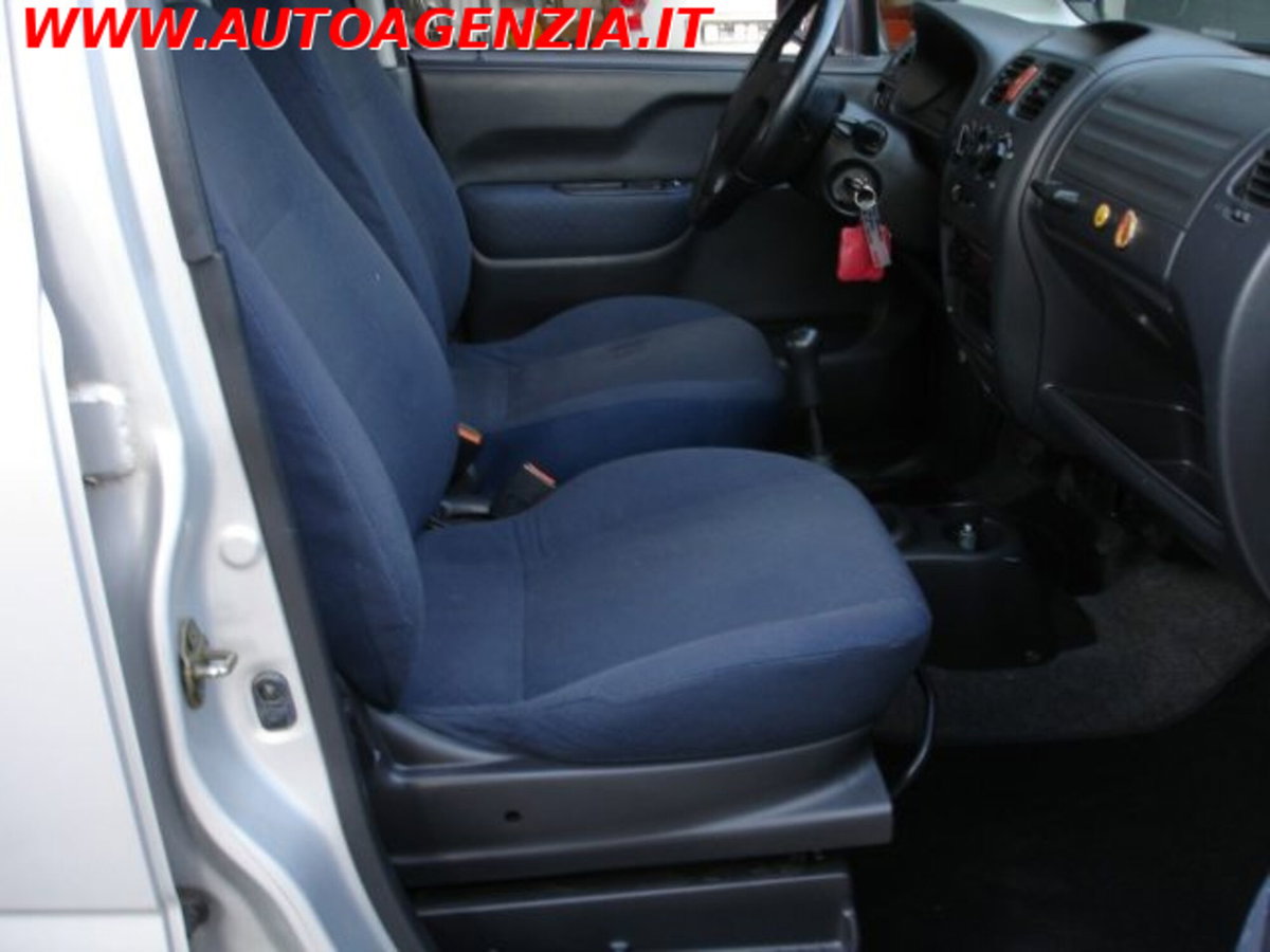 Suzuki Wagon R+ 16V cat 4x4 GL (12)