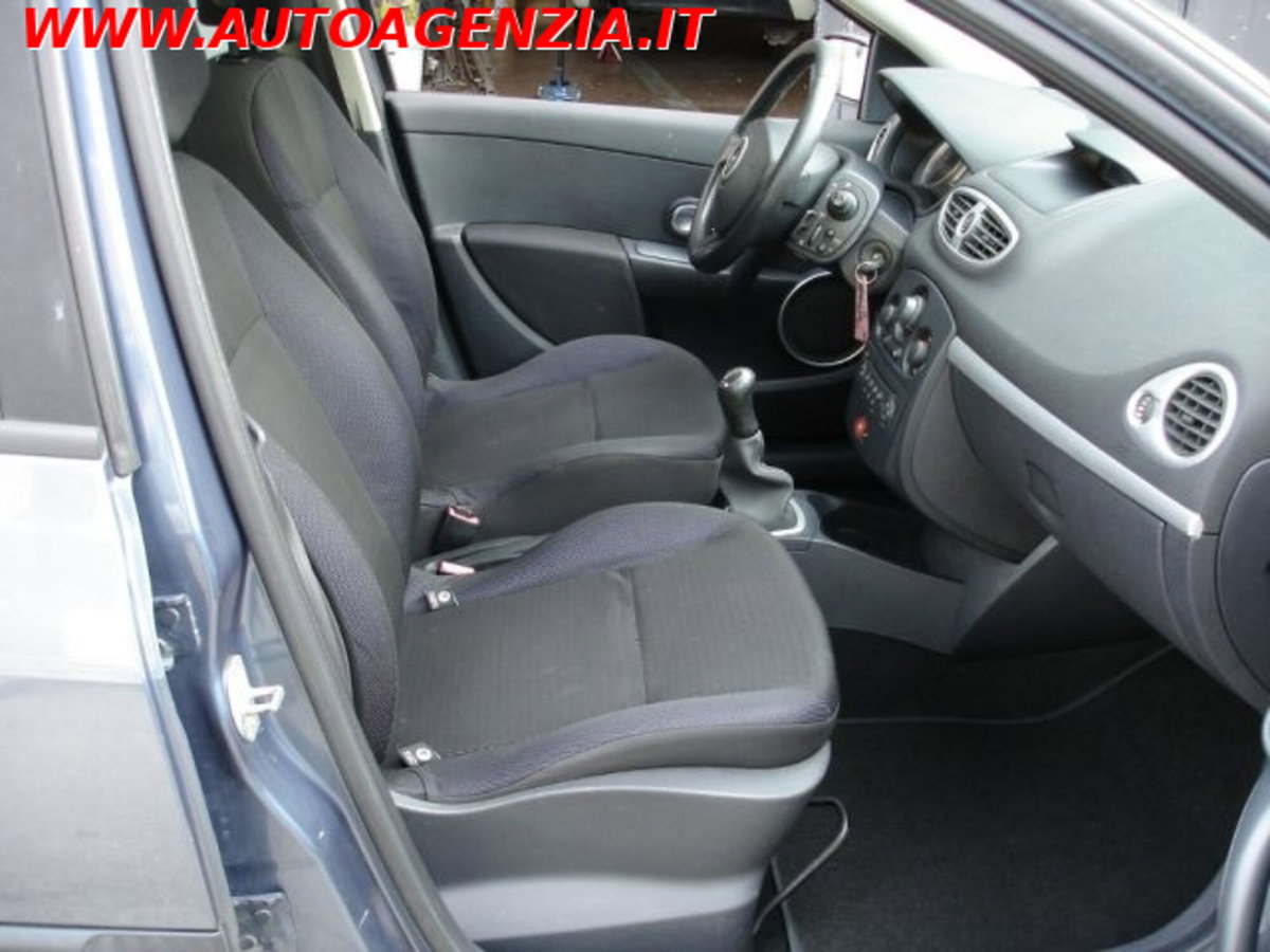 Renault Clio 1.2 16V 5 porte Confort (10)