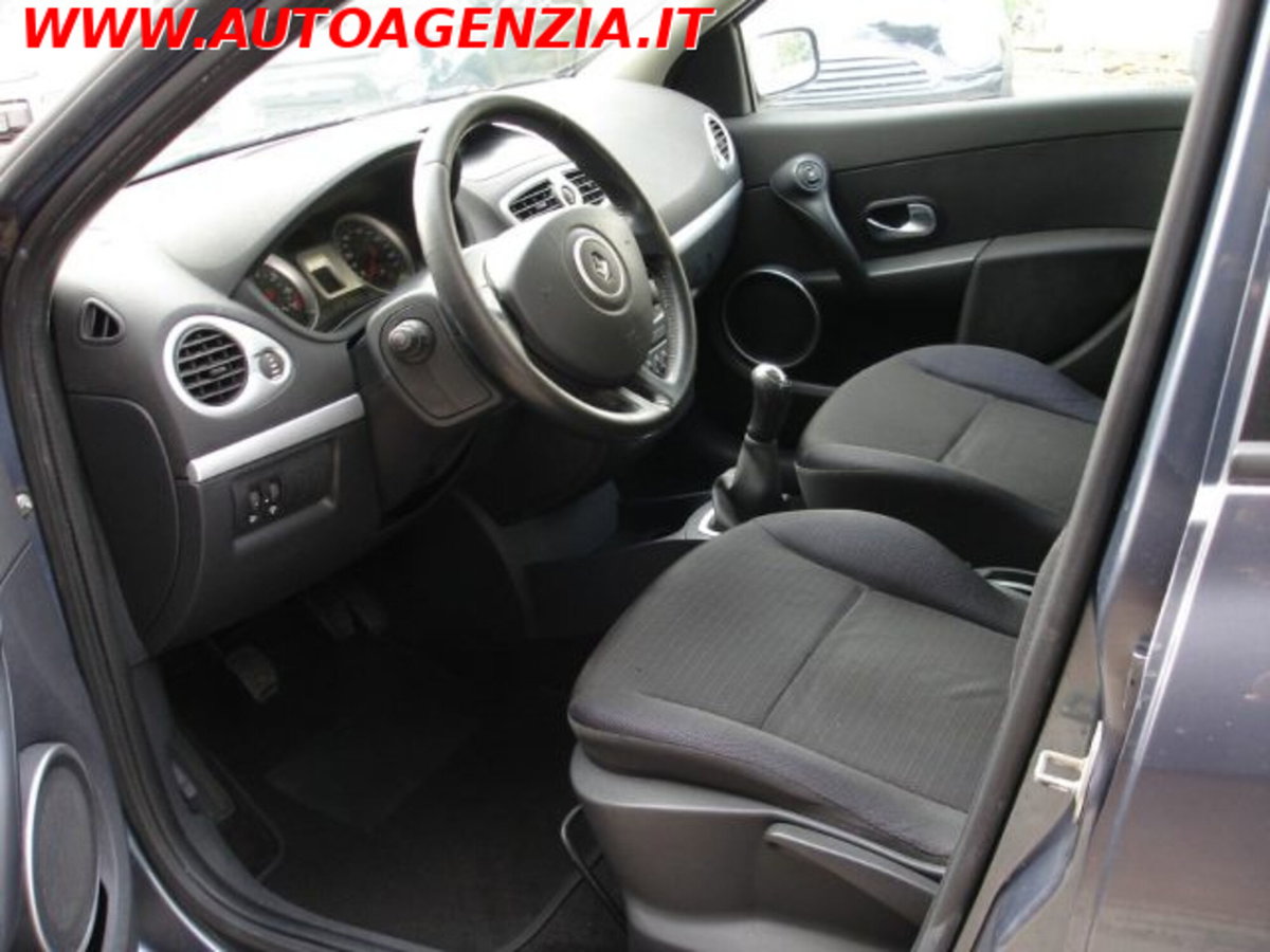 Renault Clio 1.2 16V 5 porte Confort (11)