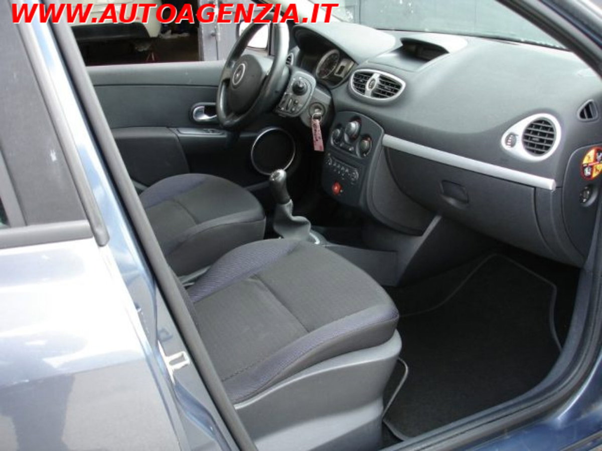 Renault Clio 1.2 16V 5 porte Confort (12)