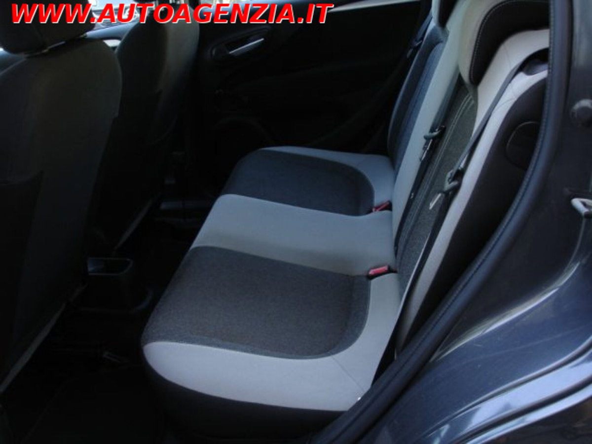 Fiat Punto 1.3 MJT II S&S 95 CV 5 porte Lounge (9)