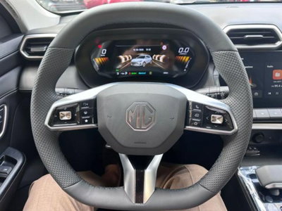 Mg ZS ZS 1.5 Luxury (13)