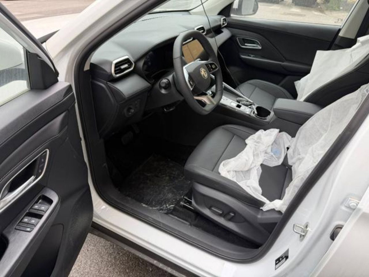 Mg ZS ZS 1.5 Luxury (2)