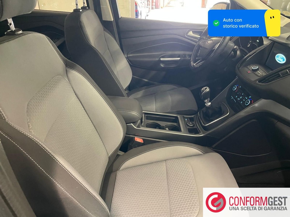 Ford Kuga 1.5 TDCI 120 CV S&S 2WD Plus (16)