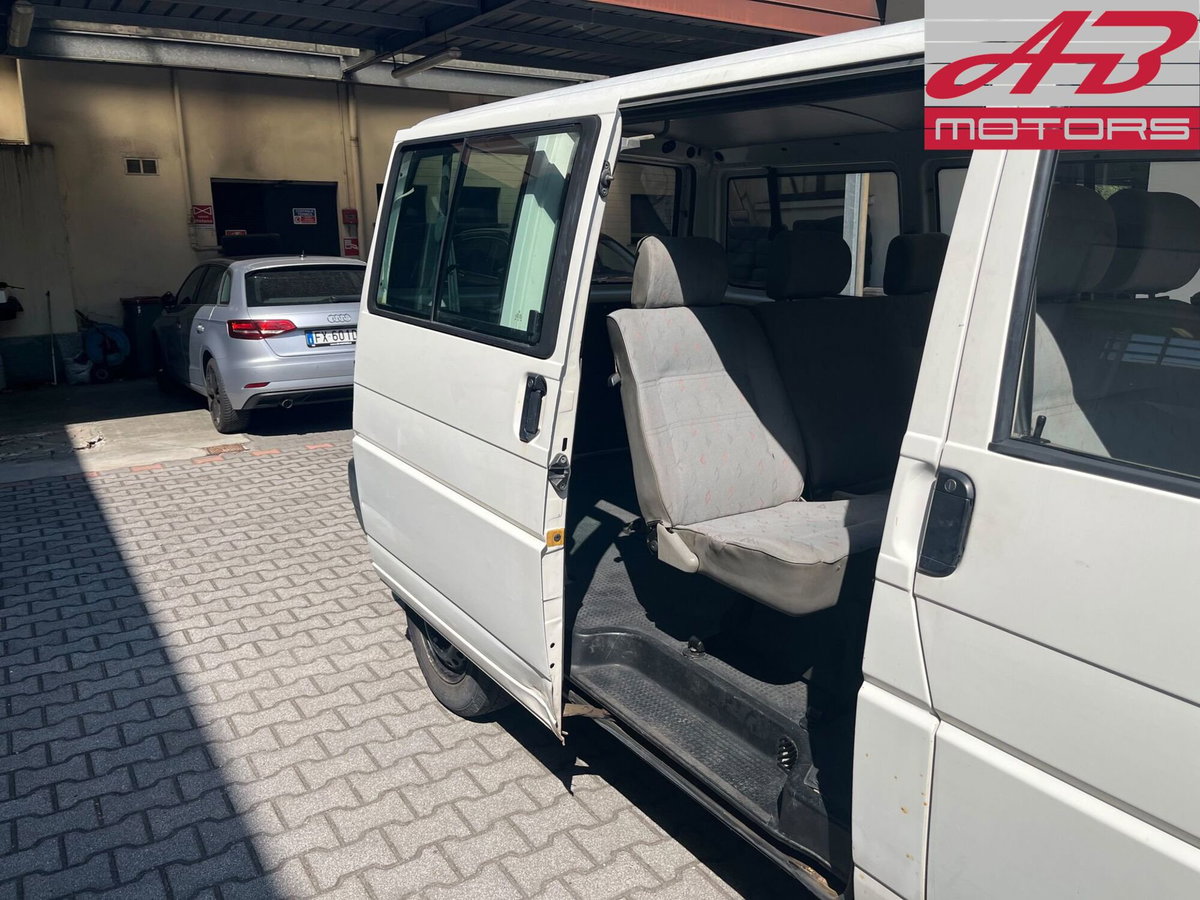 Volkswagen Veicoli Commerciali Transporter Furgone 1.9 TD cat Caravelle (16)