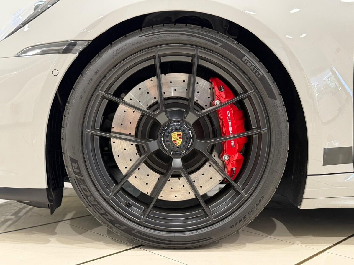 Porsche 911 Cabrio 3.6 Carrera GTS auto (6)