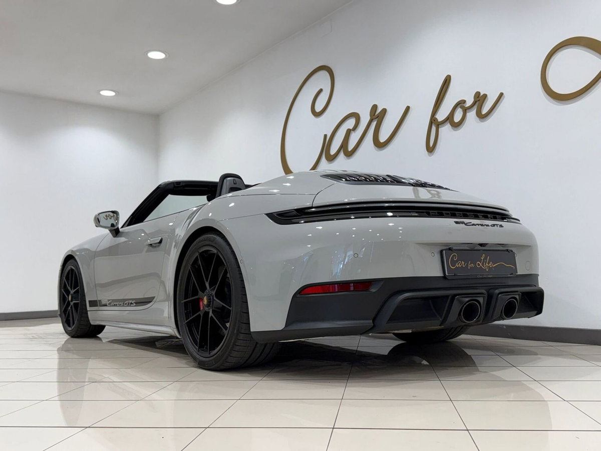 Porsche 911 Cabrio 3.6 Carrera GTS auto (9)