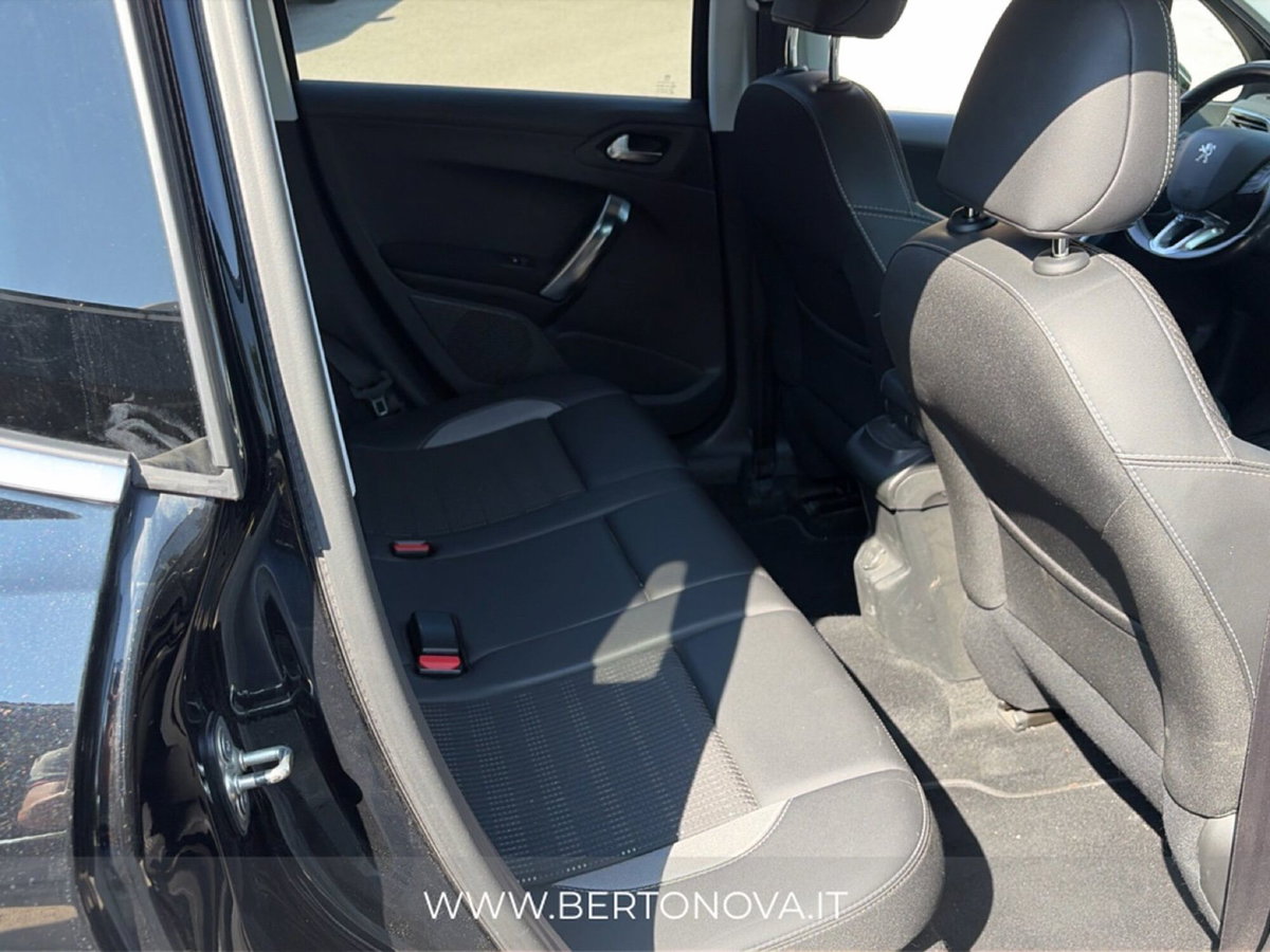 Peugeot 2008 100 S&S Allure (9)