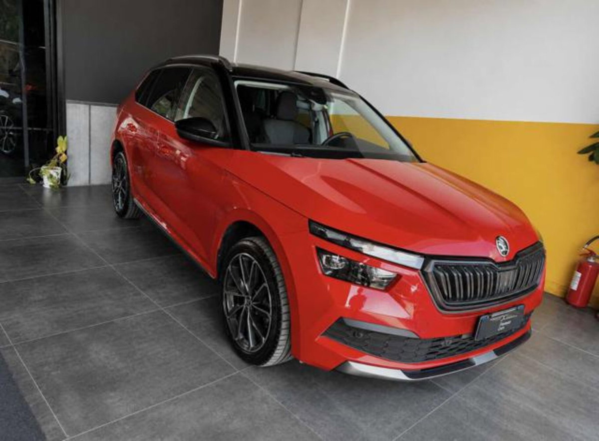 Skoda Kamiq 1.0 TSI 110 CV Dark Shade (3)