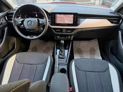 Skoda Kamiq 1.0 TSI 110 CV Dark Shade (9)