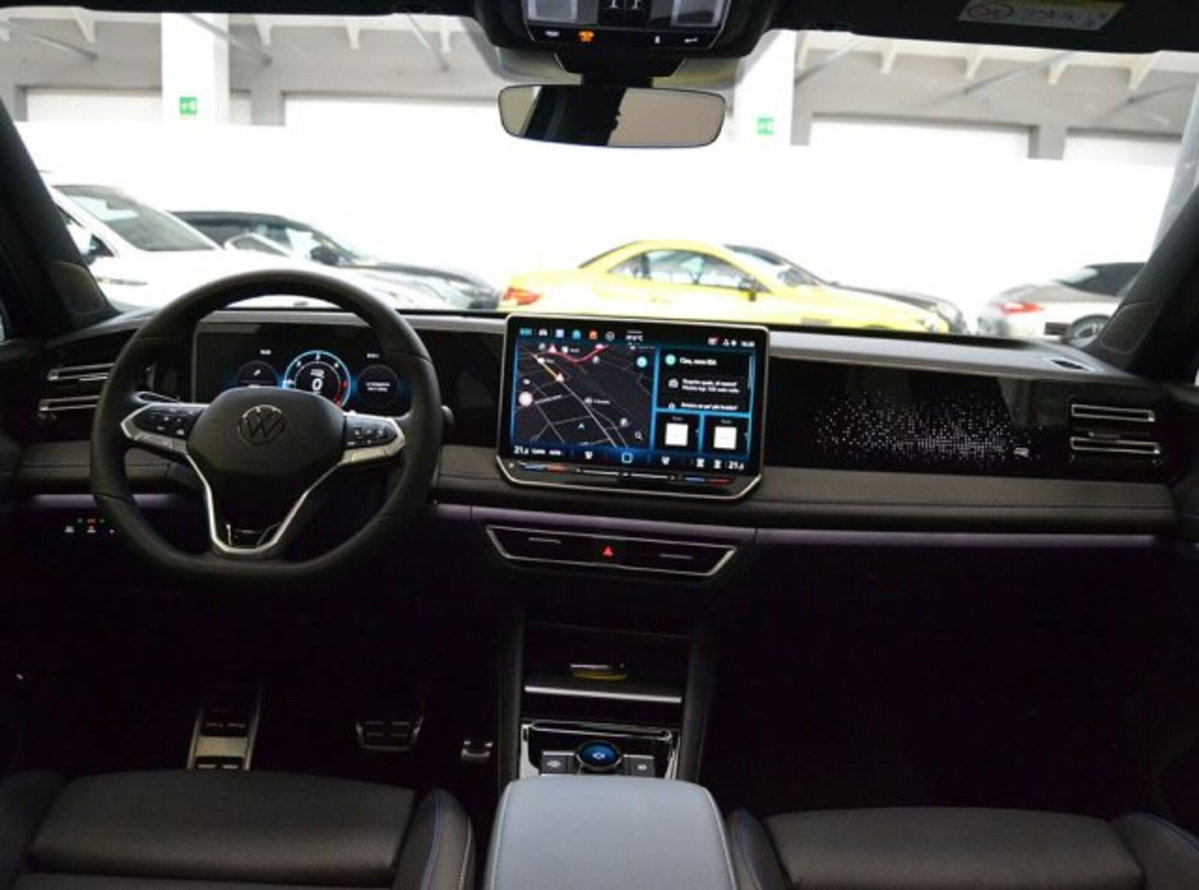 Volkswagen Tiguan 2.0 tdi R-Line 4motion 193cv dsg (7)