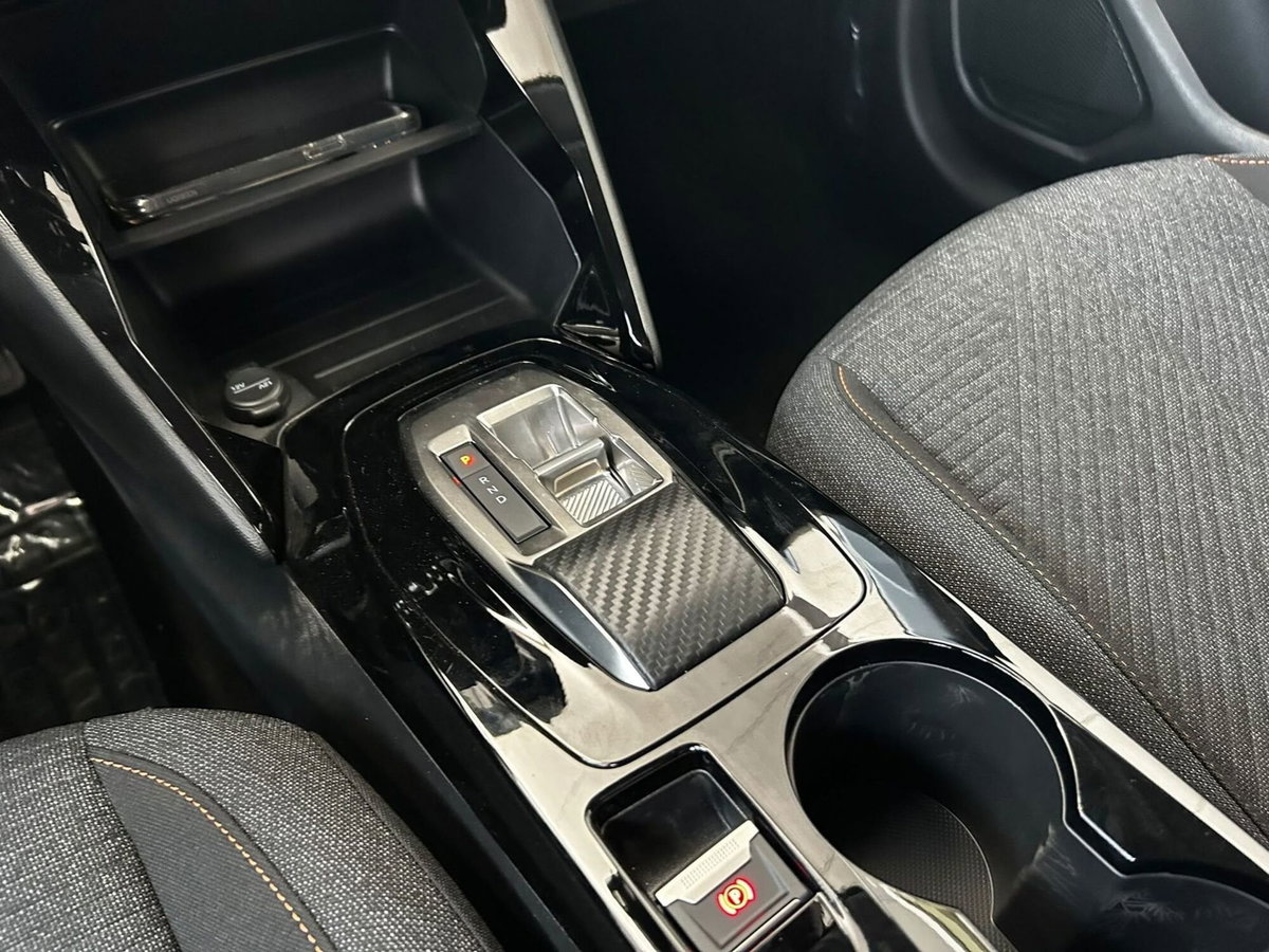 Peugeot 208 1.2 hybrid Business 110cv e-dcs 6 (14)