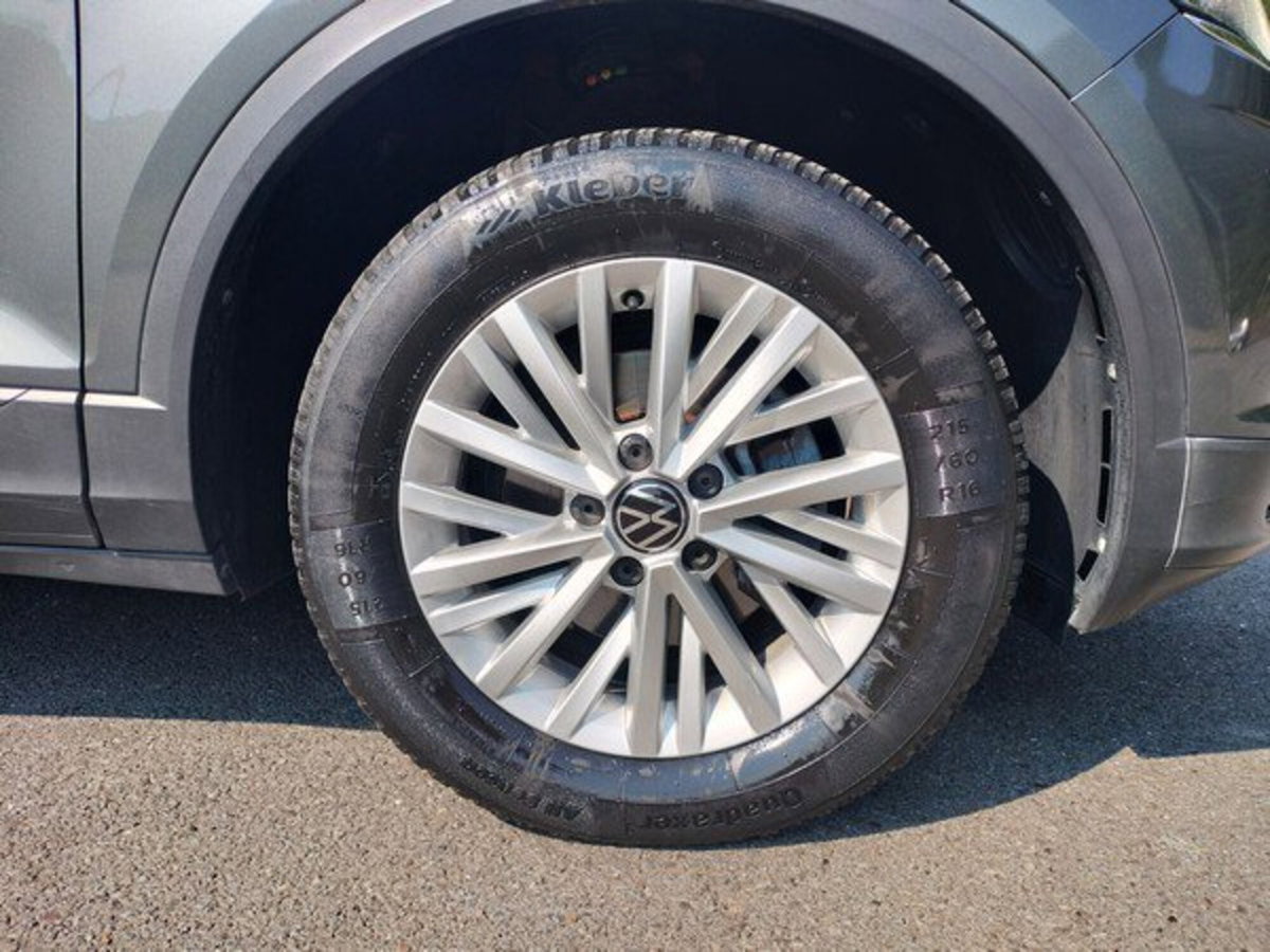 Volkswagen T-Roc 1.5 tsi R-Line dsg (8)
