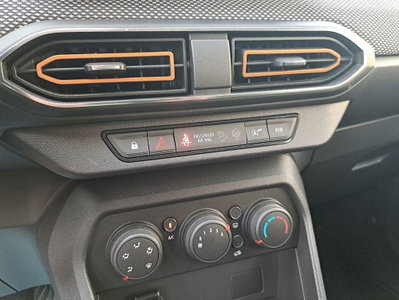 Dacia Sandero Stepway 1.0 TCe 100 CV ECO-G Comfort (16)
