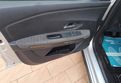 Dacia Sandero Stepway 1.0 TCe 100 CV ECO-G Comfort (19)