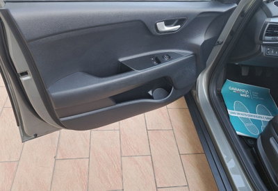Kia Stonic 1.2 ECO GPL Urban (19)