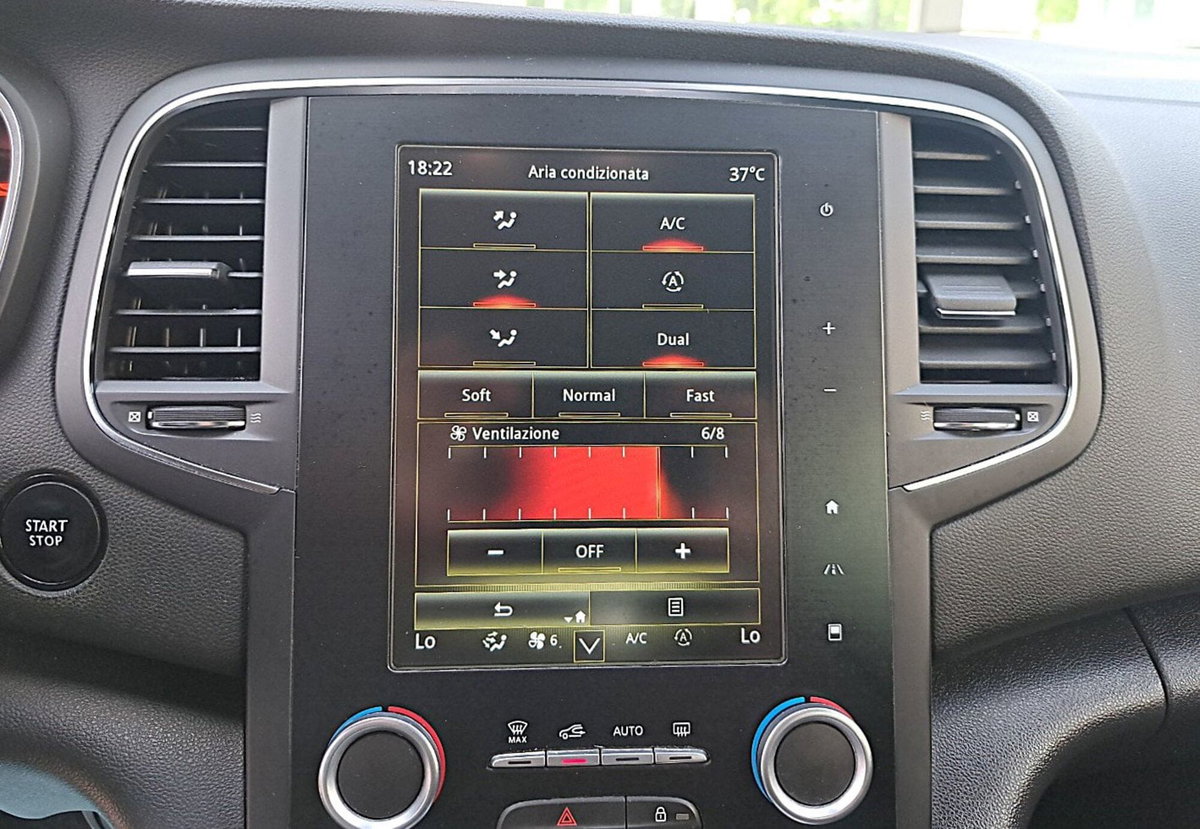 Renault Mégane Sporter dCi 8V 110 CV EDC Energy Intens (17)