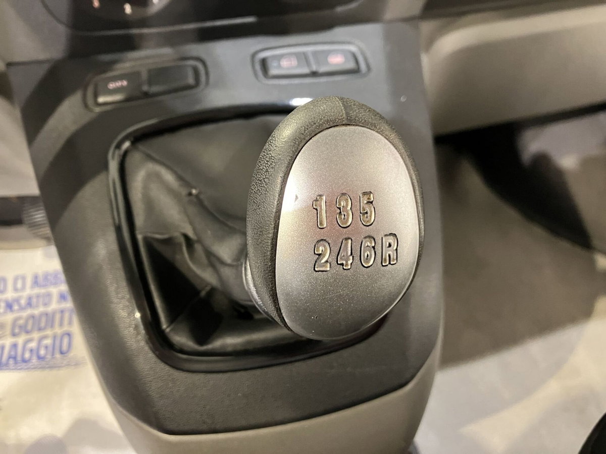 Fiat Idea 1.4 16V Dynamic (15)