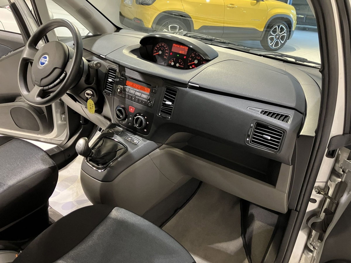 Fiat Idea 1.4 16V Dynamic (17)