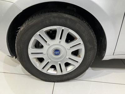 Fiat Idea 1.4 16V Dynamic (18)