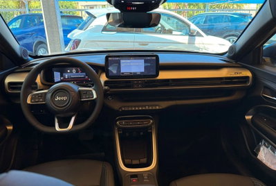 Jeep Avenger 1.2 turbo e-hybrid mhev Upland 4xe 145cv edct6 (11)