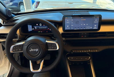 Jeep Avenger 1.2 turbo e-hybrid mhev Upland 4xe 145cv edct6 (12)