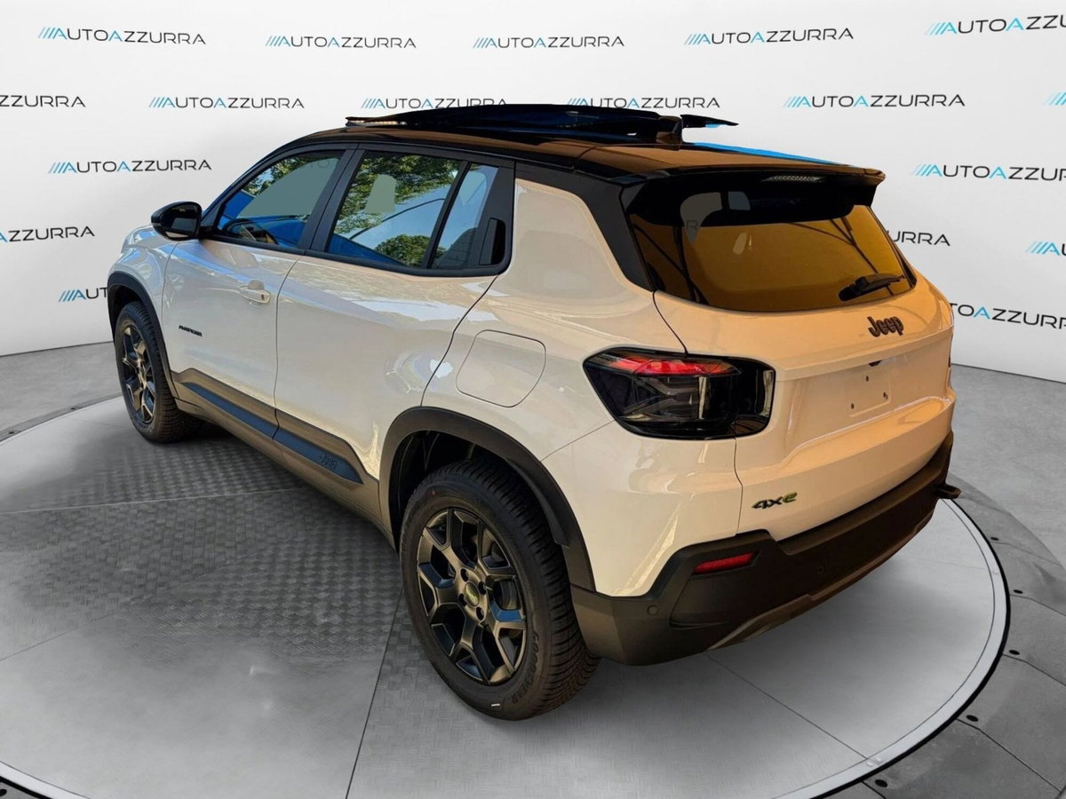 Jeep Avenger 1.2 turbo e-hybrid mhev Upland 4xe 145cv edct6 (5)