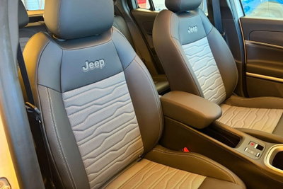 Jeep Avenger 1.2 turbo e-hybrid mhev Upland 4xe 145cv edct6 (9)