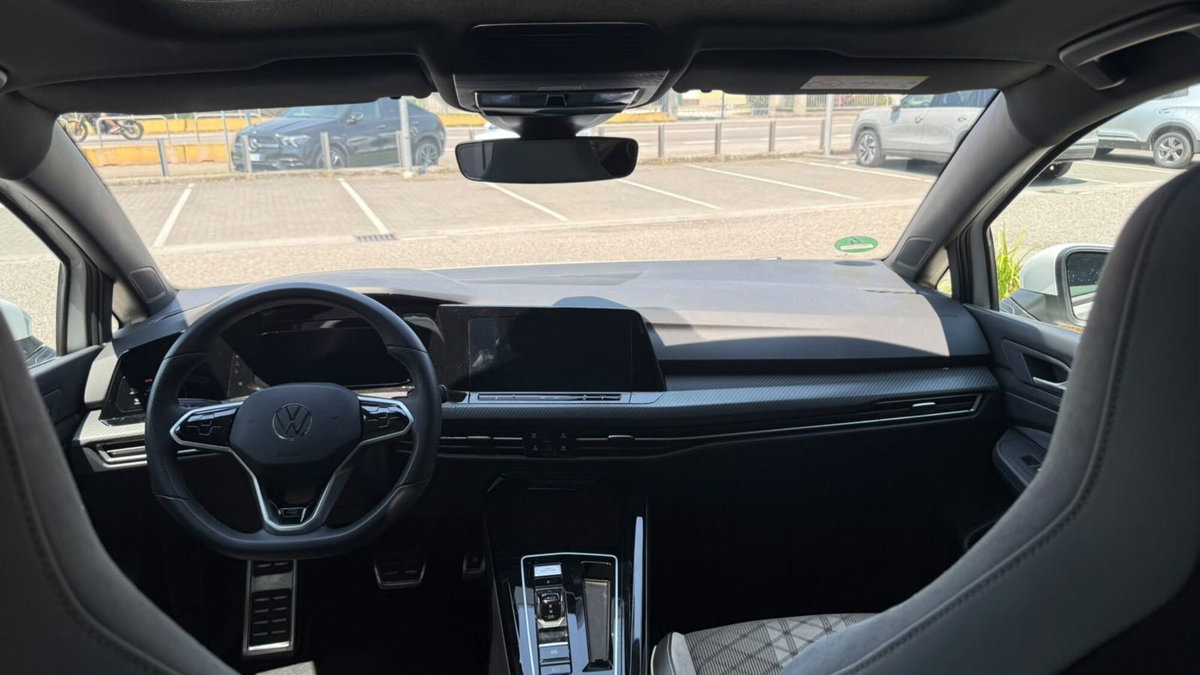 Volkswagen Golf 1.5 eTSI 150 CV EVO ACT DSG R-Line (11)