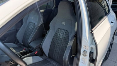 Volkswagen Golf 1.5 eTSI 150 CV EVO ACT DSG R-Line (18)