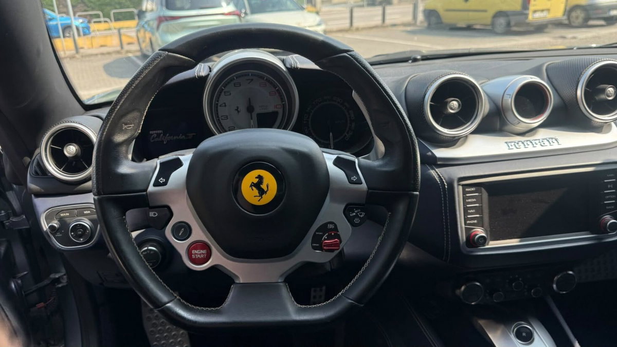 Ferrari California Spider California T DCT (11)