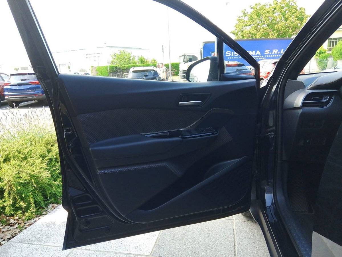 Toyota Toyota C-HR 1.8 Hybrid E-CVT Lounge (16)