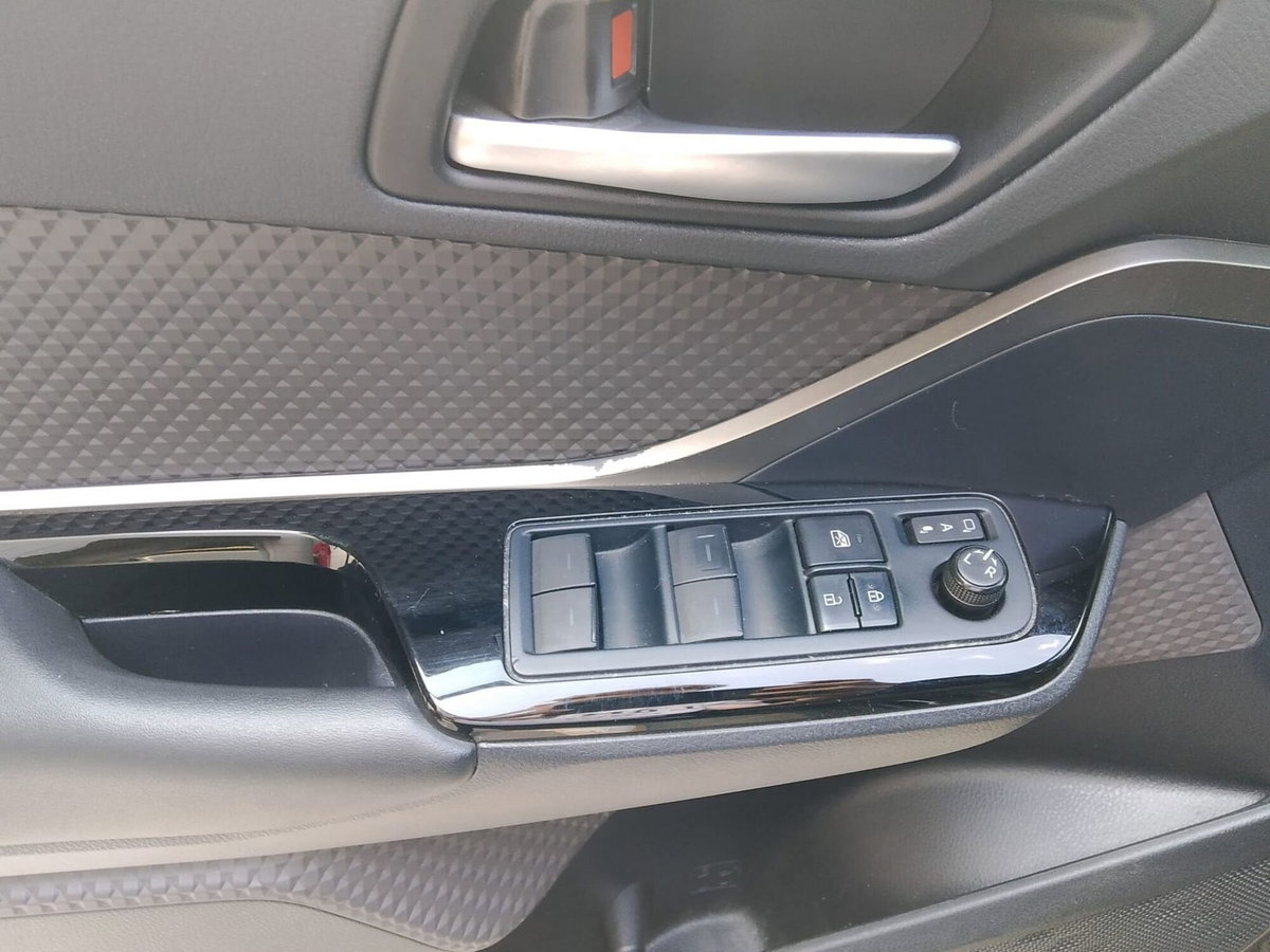 Toyota Toyota C-HR 1.8 Hybrid E-CVT Lounge (17)