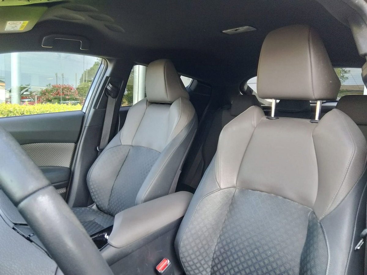 Toyota Toyota C-HR 1.8 Hybrid E-CVT Lounge (8)