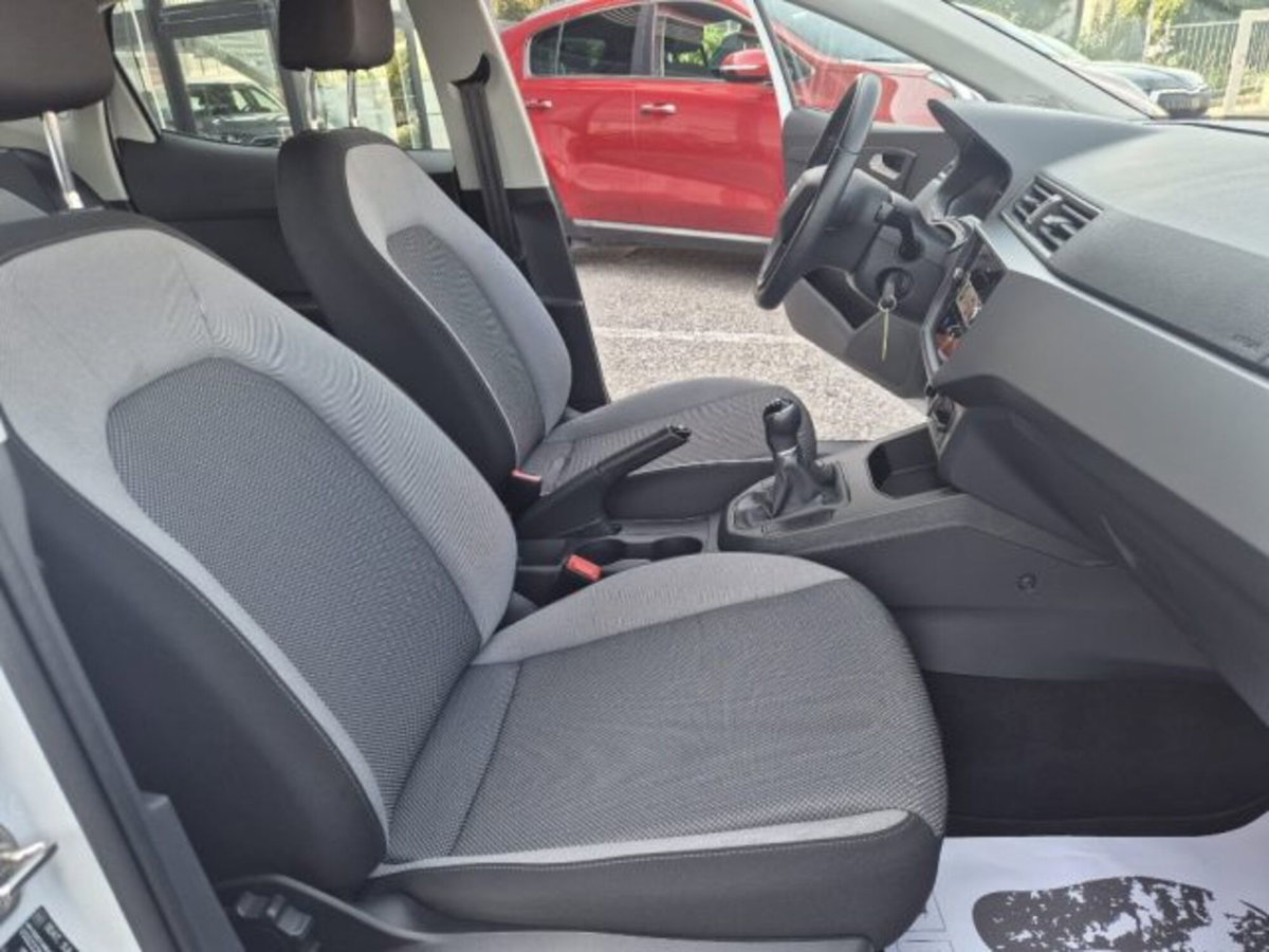 SEAT Ibiza 1.6 TDI 95 CV 5 porte Business (7)