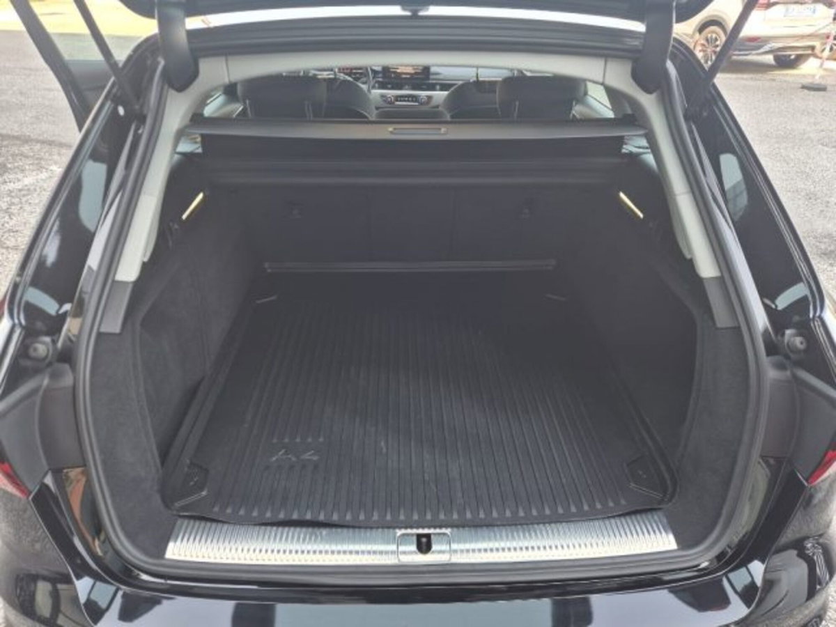 Audi A4 Avant 30 TDI/136 CV S tronic Business Advanced (10)