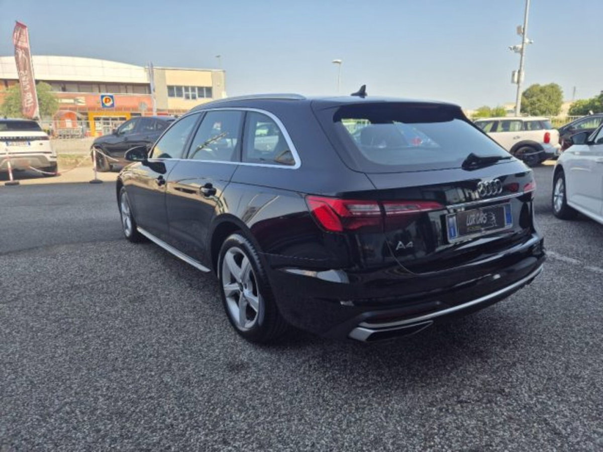 Audi A4 Avant 30 TDI/136 CV S tronic Business Advanced (4)