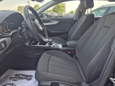 Audi A4 Avant 30 TDI/136 CV S tronic Business Advanced (9)