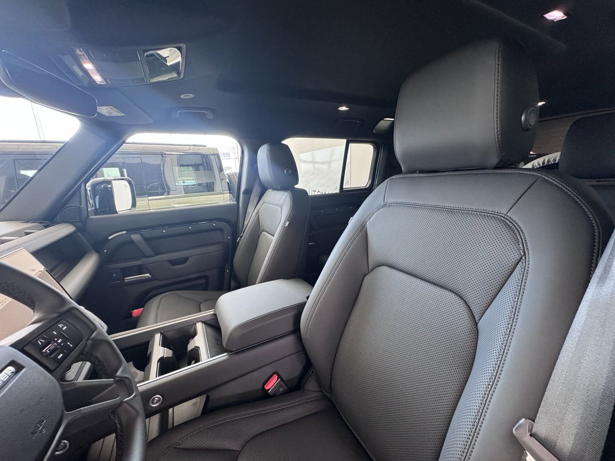Land Rover Defender 110 3.0d i6 mhev X-Dynamic SE awd 200cv auto (11)