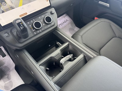 Land Rover Defender 110 3.0d i6 mhev X-Dynamic SE awd 200cv auto (16)