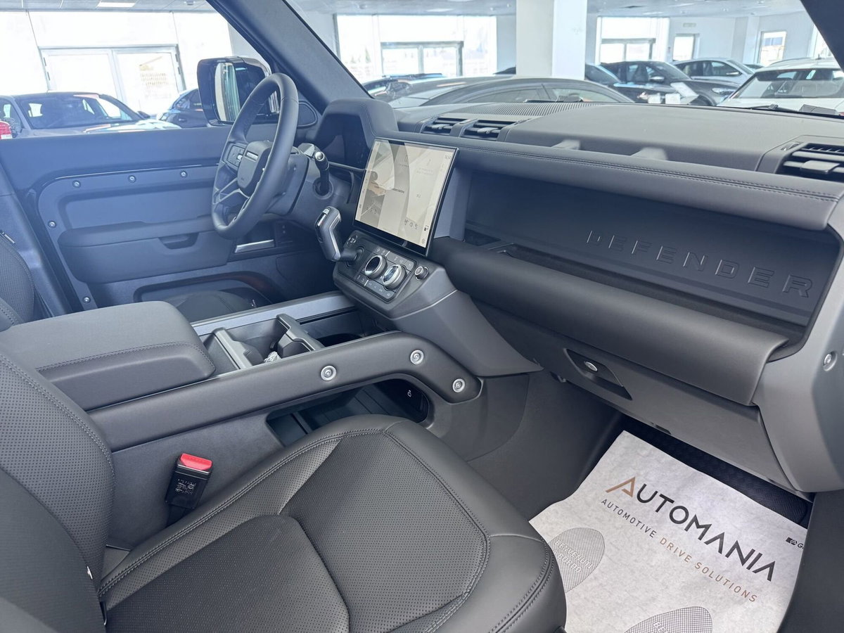 Land Rover Defender 110 3.0d i6 mhev X-Dynamic SE awd 200cv auto (17)