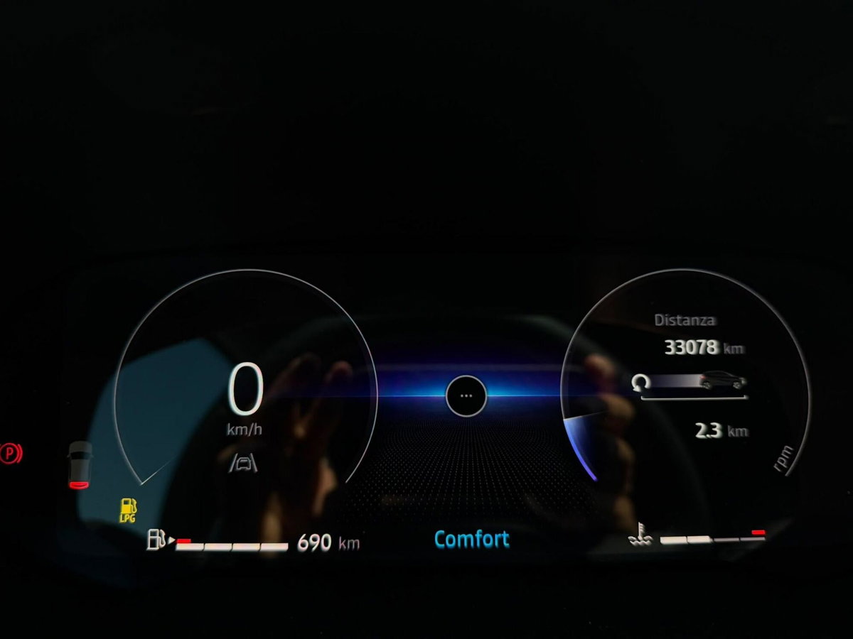 Renault Captur 1.0 eco-g Techno 100cv (12)
