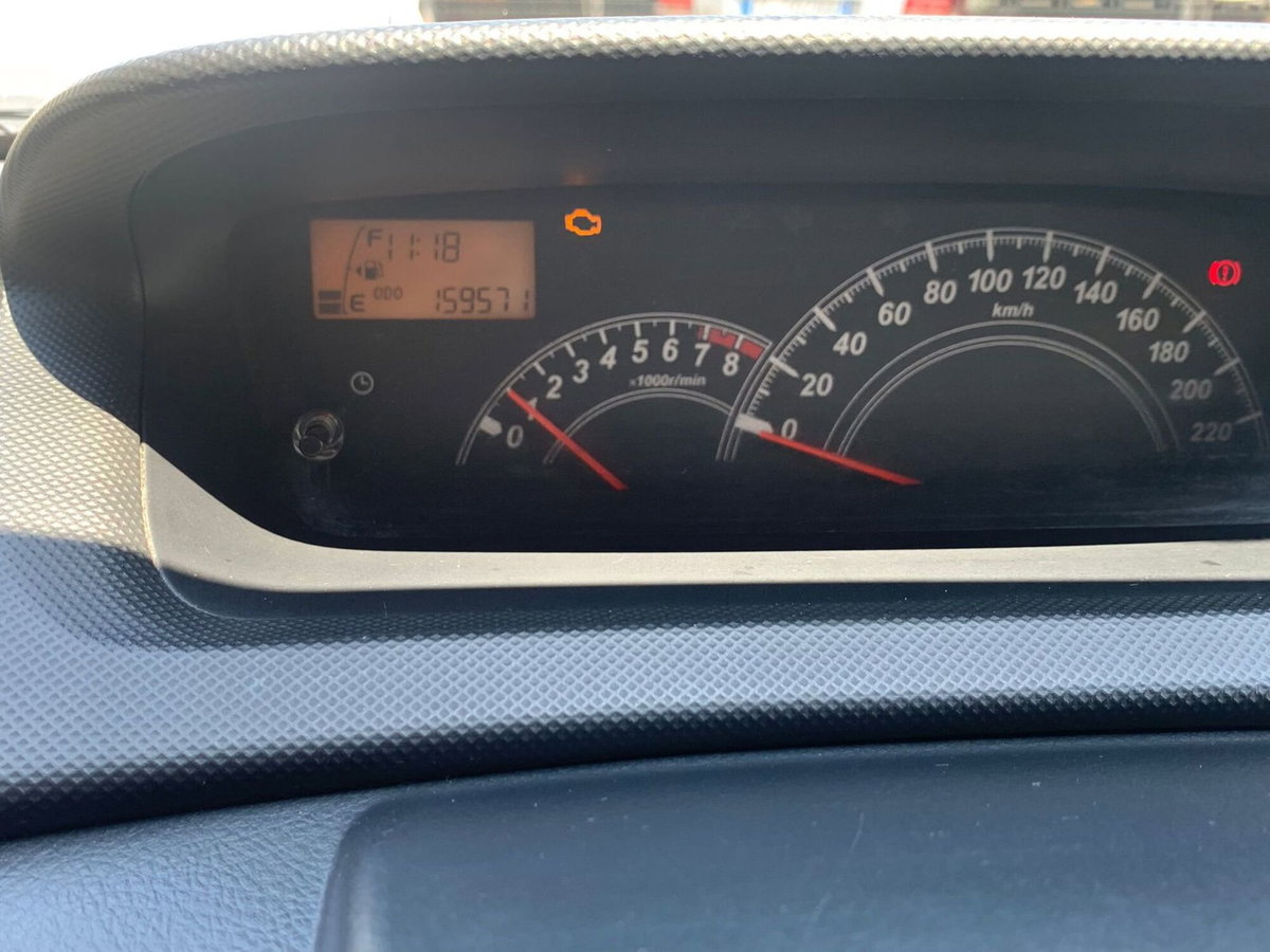 Daihatsu Materia 1.3 Hiro (11)