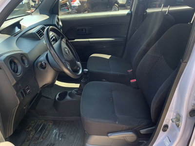 Daihatsu Materia 1.3 Hiro (14)