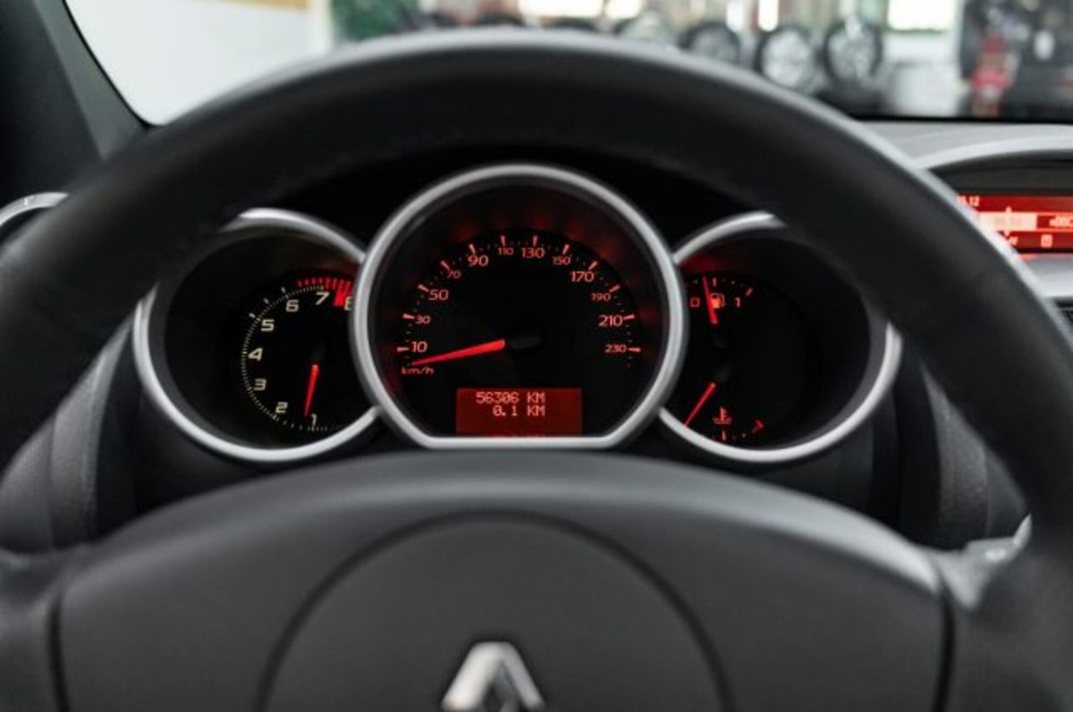 Renault Wind 1.2 TCE 100CV Blizzard (11)